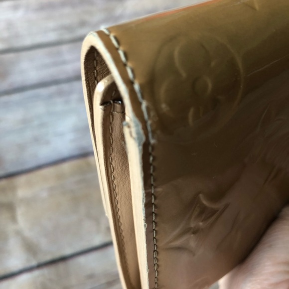 Louis Vuitton Vernis Beige Sarah long wallet. - Picture 9 of 10
